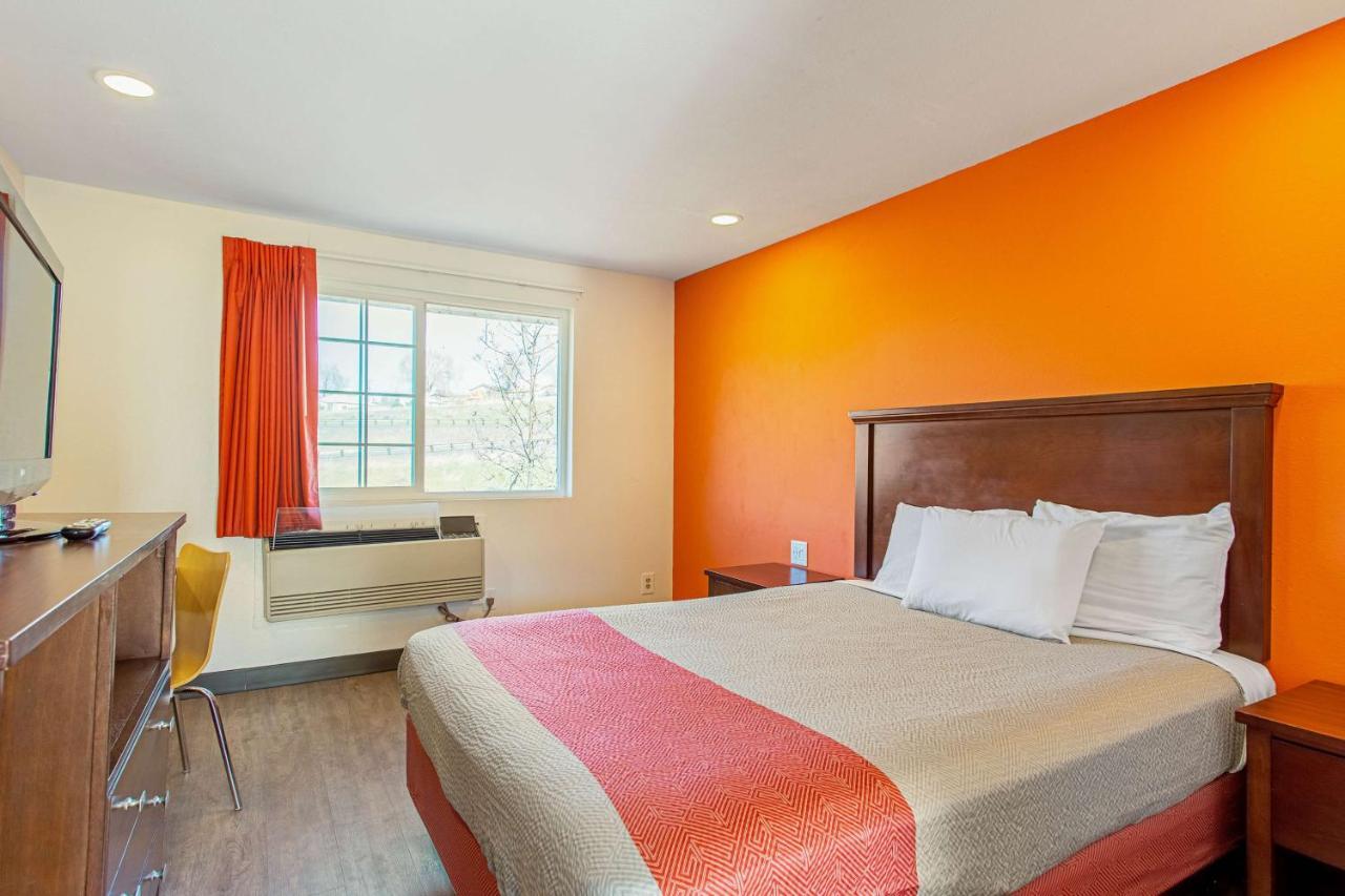 Motel 6 Pendleton, Or - West Экстерьер фото
