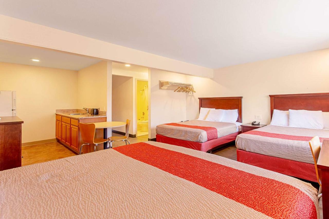 Motel 6 Pendleton, Or - West Экстерьер фото