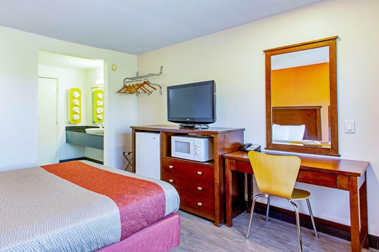 Motel 6 Pendleton, Or - West Экстерьер фото