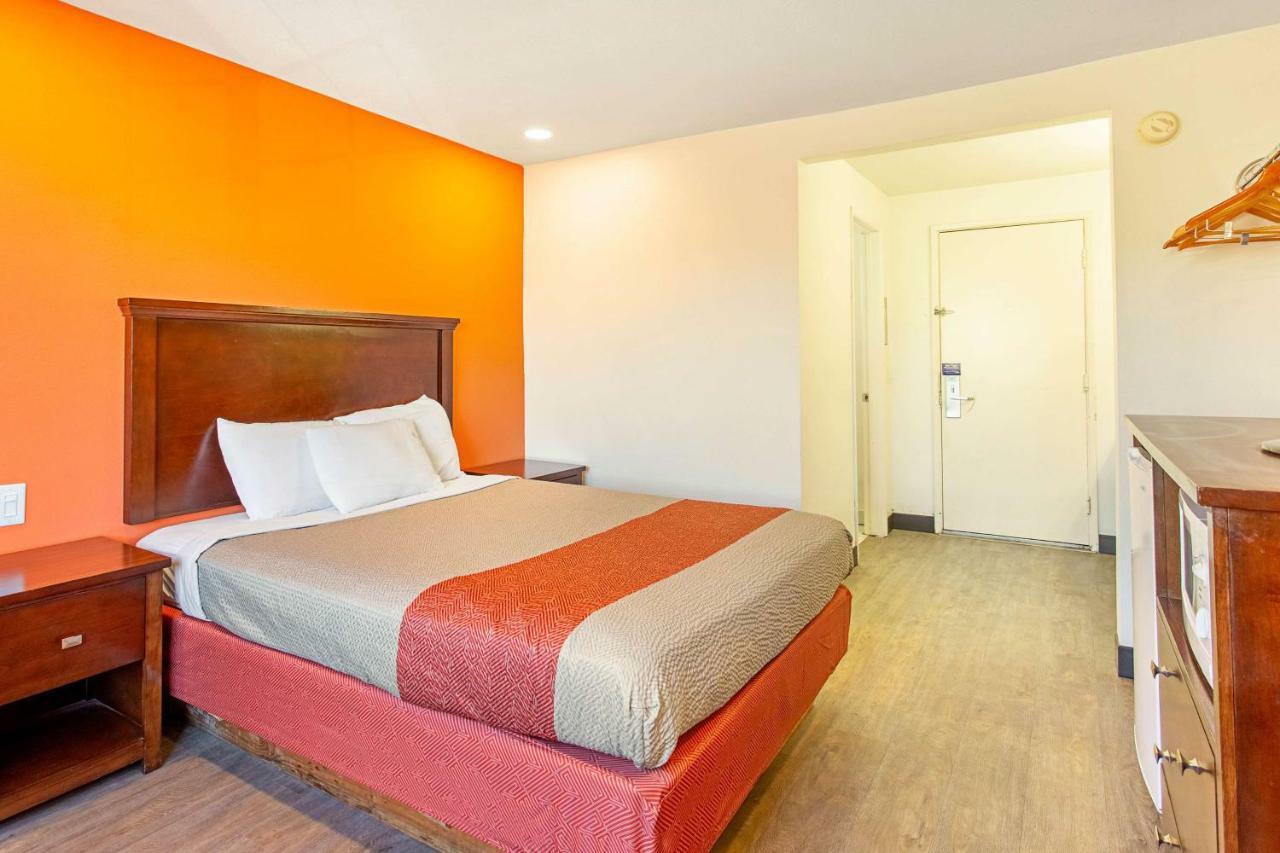 Motel 6 Pendleton, Or - West Экстерьер фото