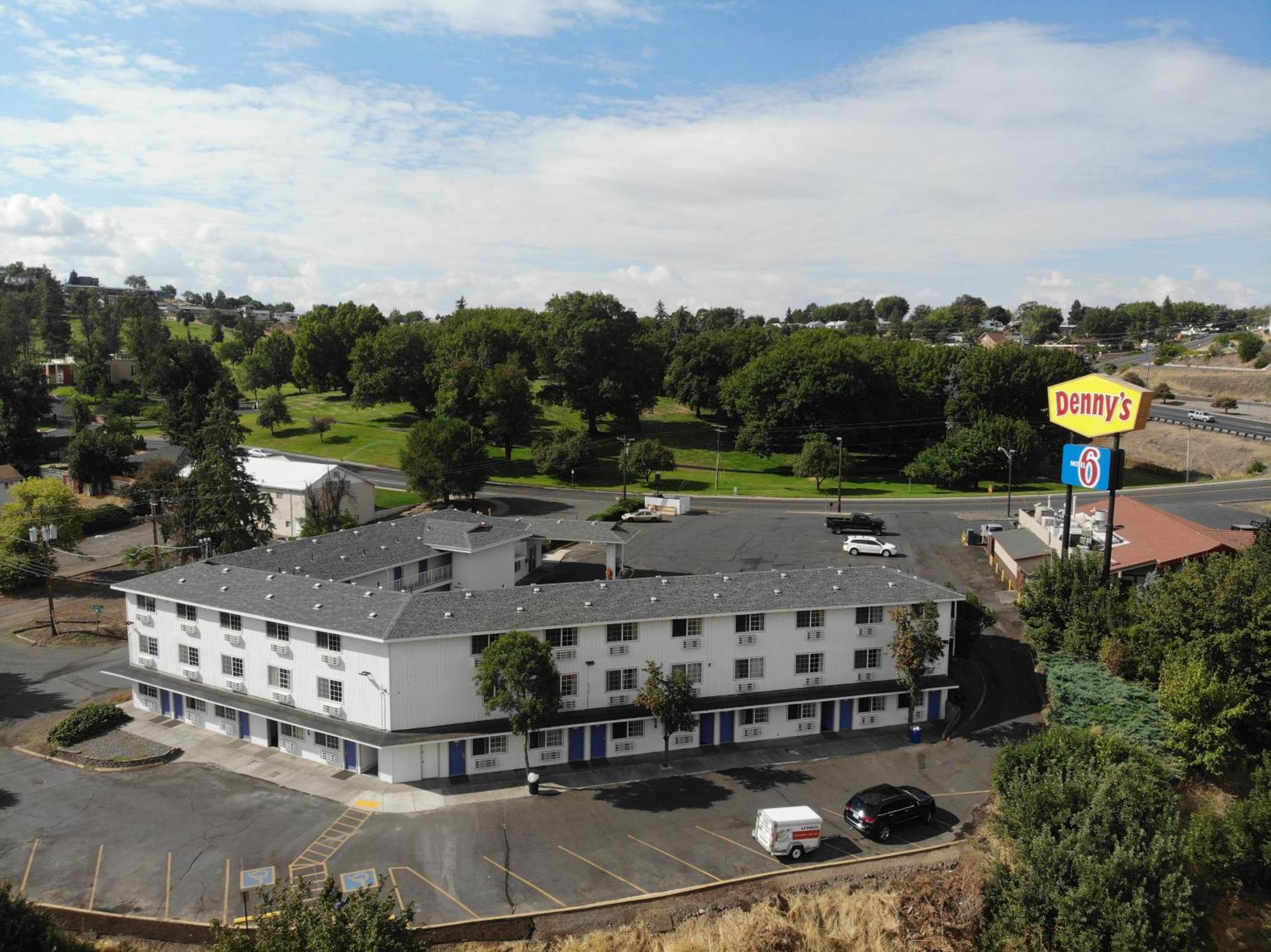 Motel 6 Pendleton, Or - West Экстерьер фото